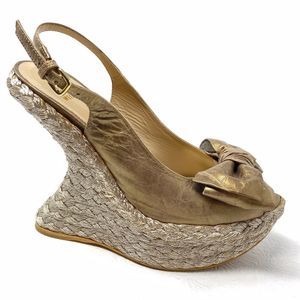 STUART WEITZMAN heels  8.5 M gold woven slingback